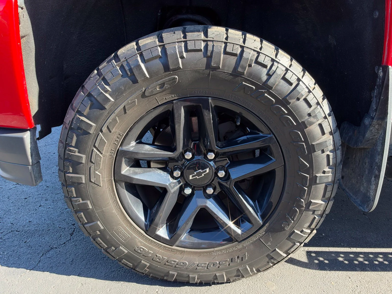 Used 2016 Red Chevrolet Custom image 22