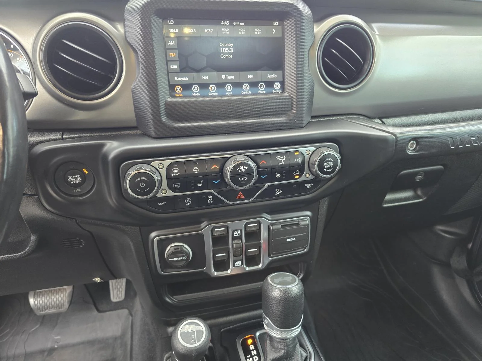 Used 2020 Granite Crystal Metallic Clearcoat Jeep Willys image 16