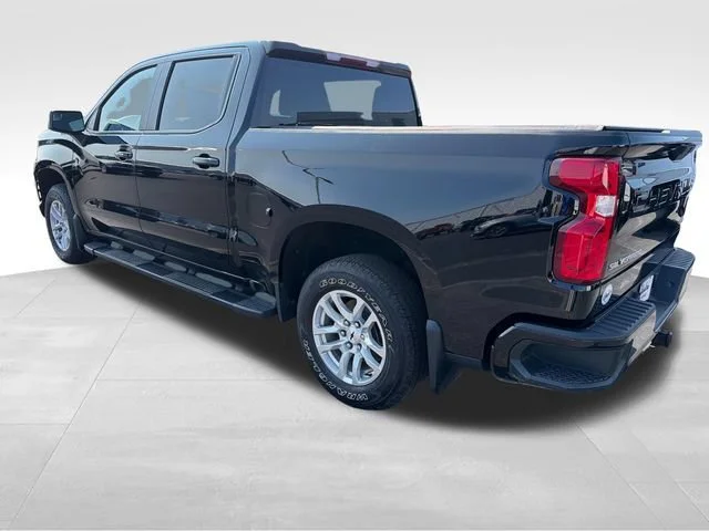 Used 2021 BLACK Chevrolet RST image 3