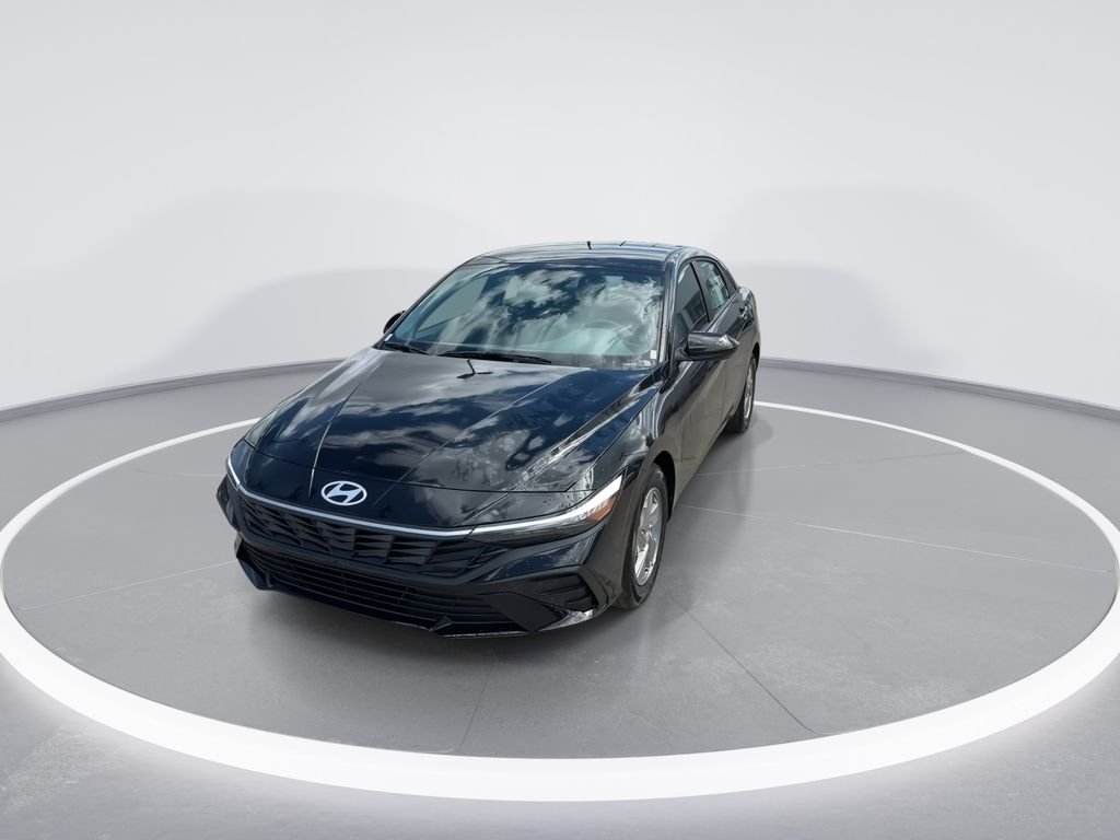 New 2026 Black Hyundai SE image 4