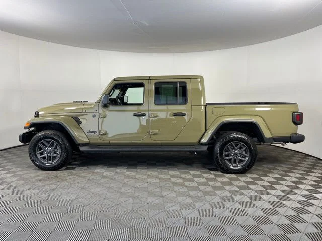 Used 2026 Green Jeep Sport S image 4
