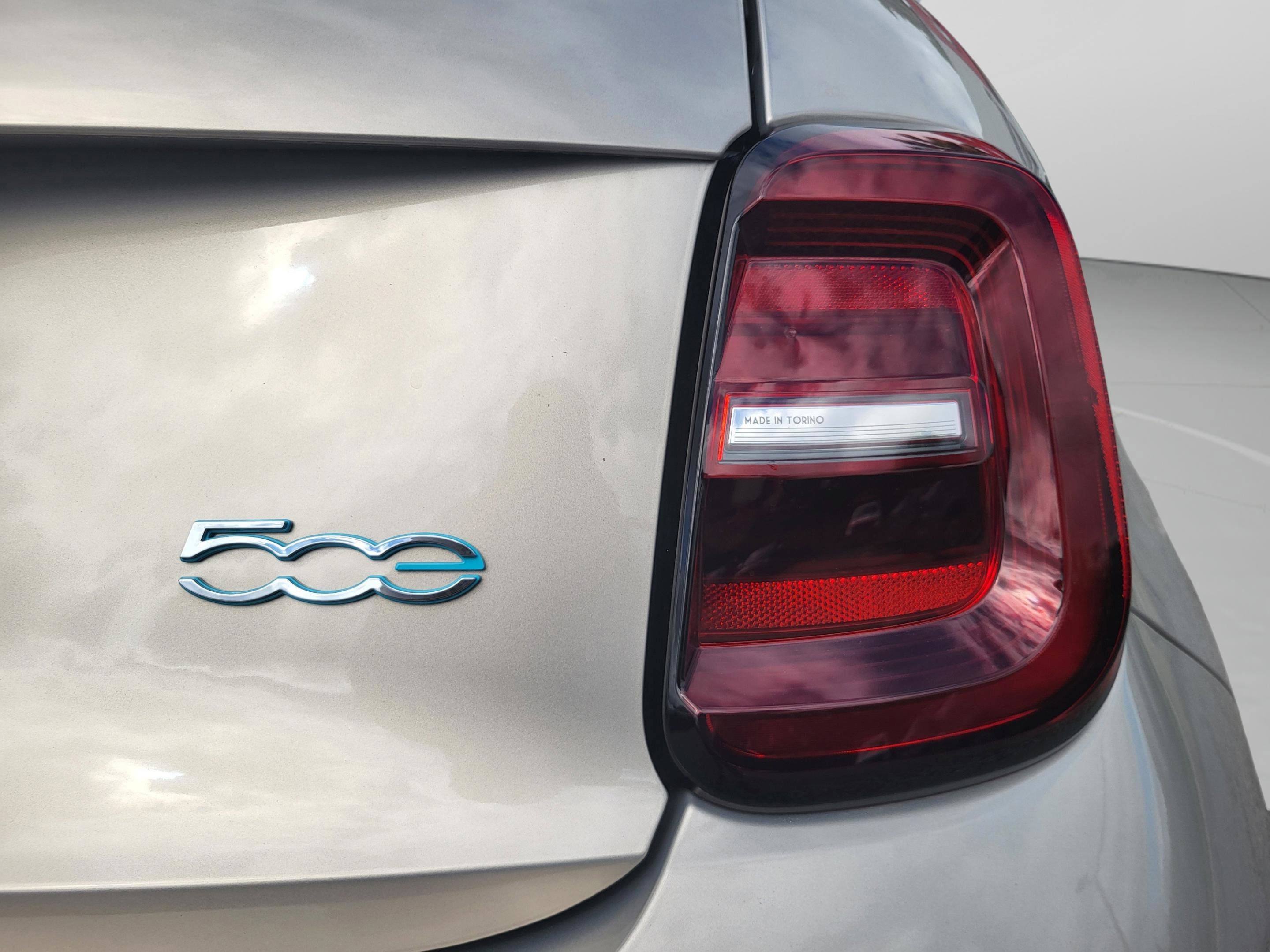 2025 FIAT 500e Base - Photo 21