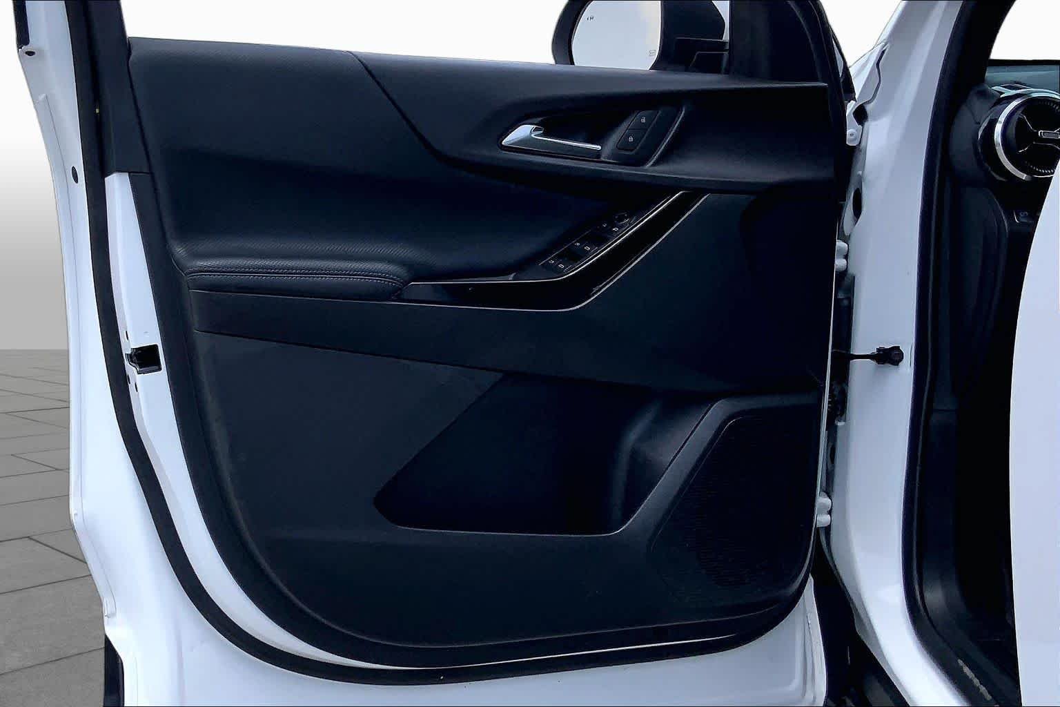 Used 2026 Summit White Chevrolet FWD LT image 21