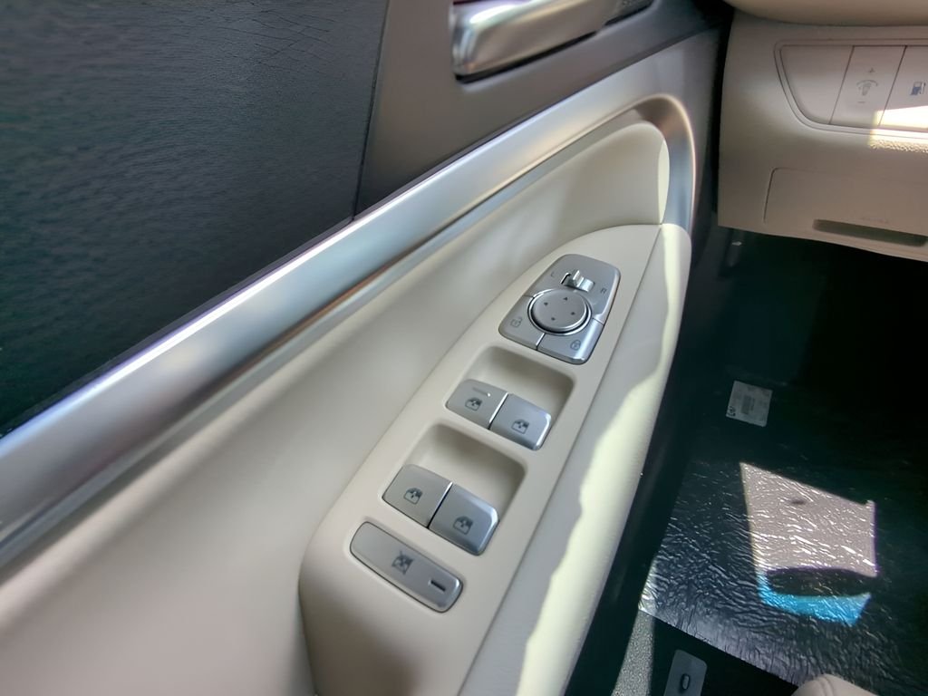 2026 GENESIS G70 Standard - Photo 20