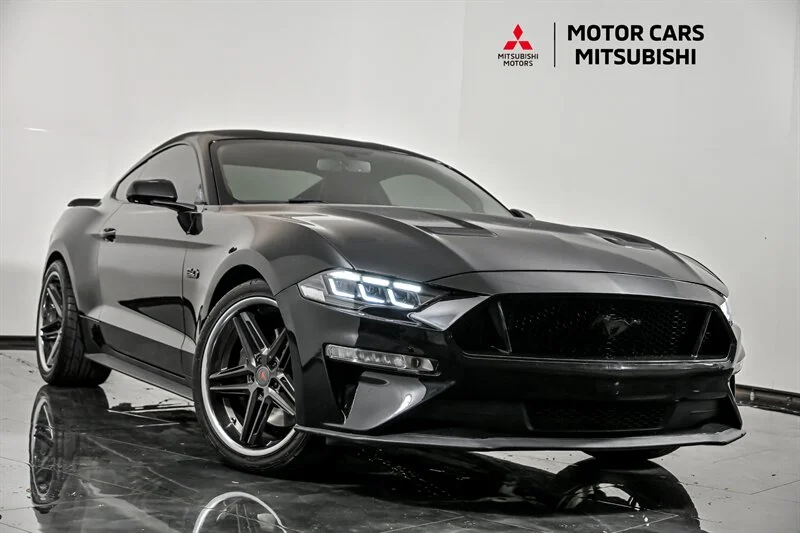 Used 2018 Shadow Black Ford GT Premium image 1
