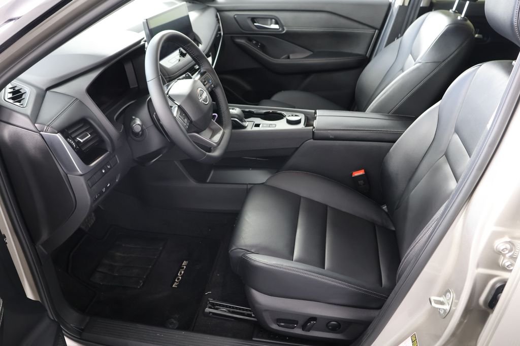 Used 2025 Gold Nissan SL image 20