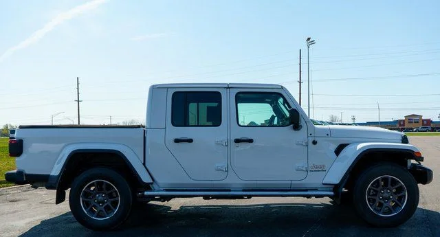 Used 2021 White Jeep Overland image 5