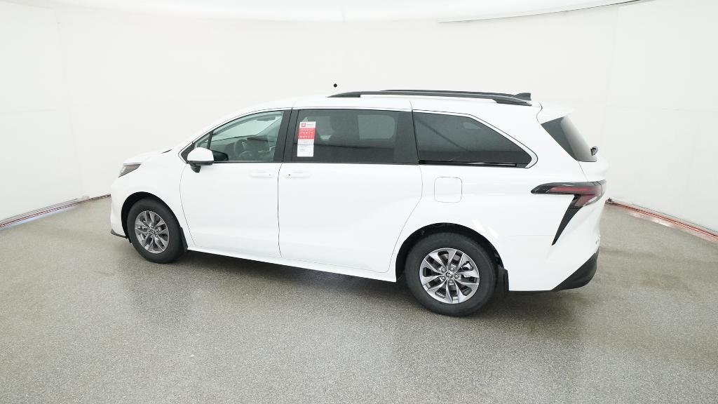 New 2026 Ice Cap Toyota LE image 4