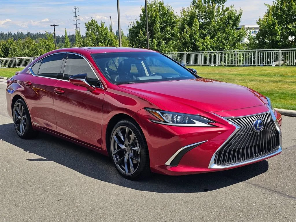 Used 2019 Maroon Lexus ES 300h image 7