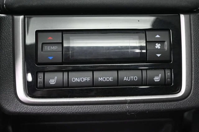 Used 2023 Crystal White Pea Subaru Limited image 24