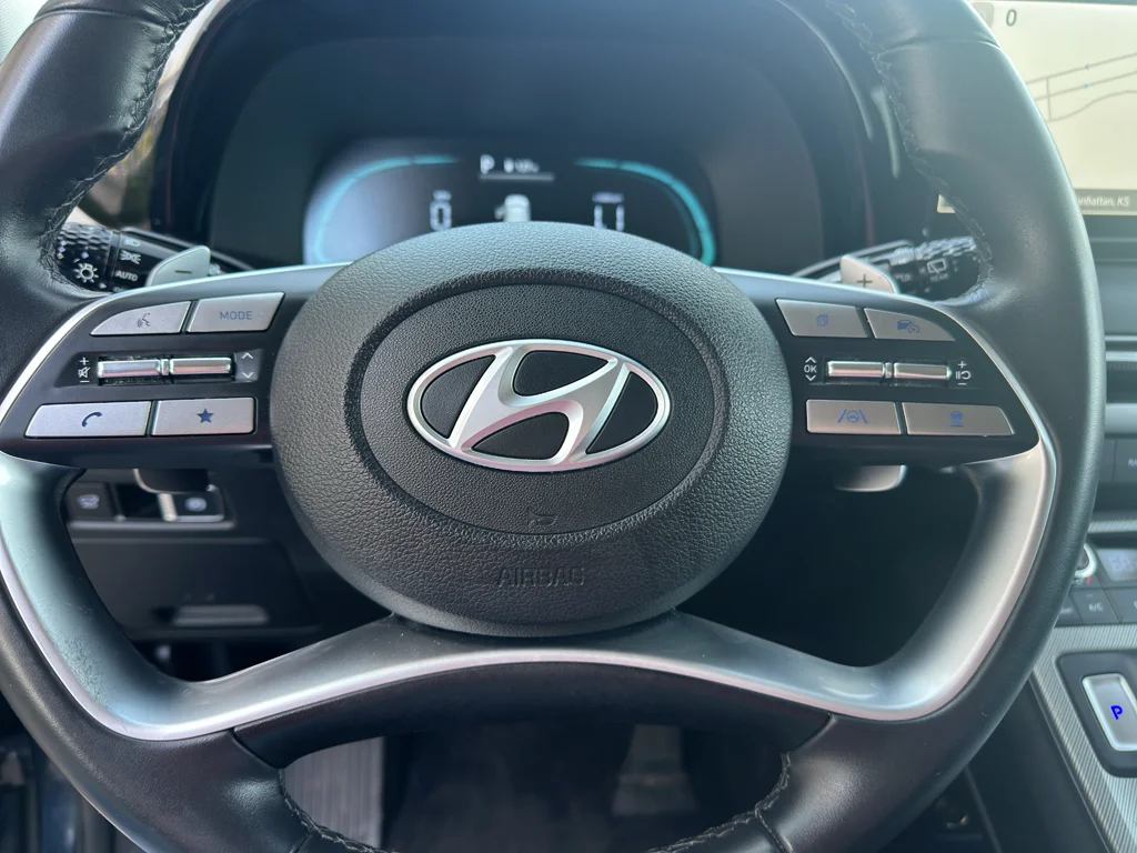 Used 2025 Moonlight Cloud Hyundai SEL image 13