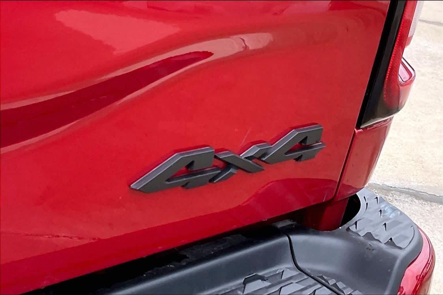 New 2026 Molten Red Pearl-Coat Exterior Paint RAM Big Horn image 15