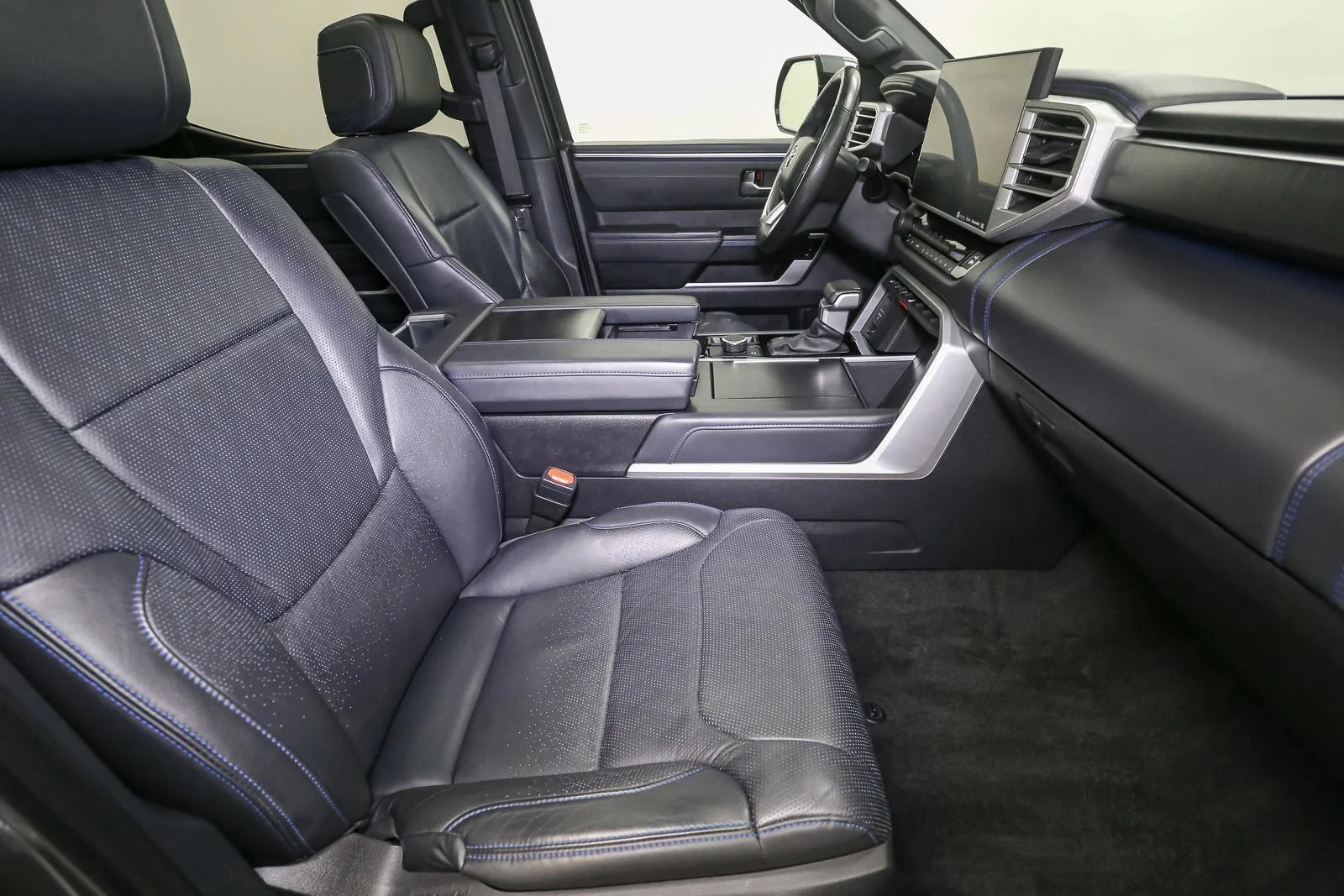 Used 2023 Magnetic Gray Metallic TOYOTA  image 17