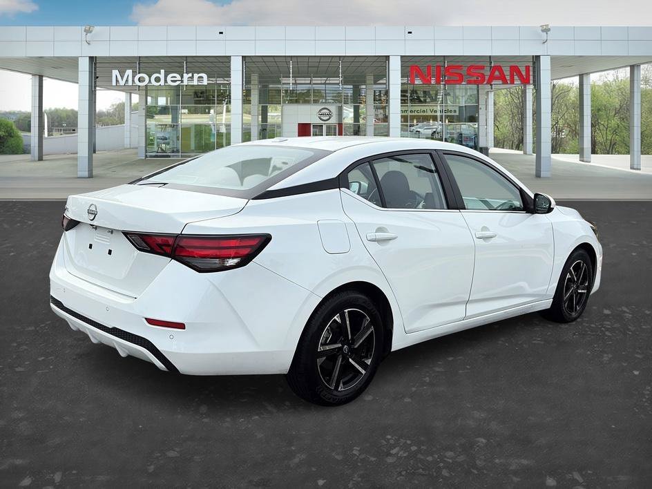 Used 2025 Aspen White Tricoat Nissan SV image 5