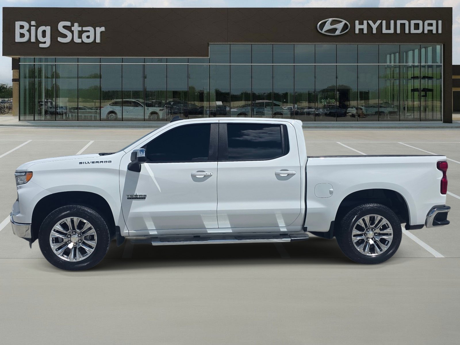 Used 2022 Summit White Chevrolet LT image 2