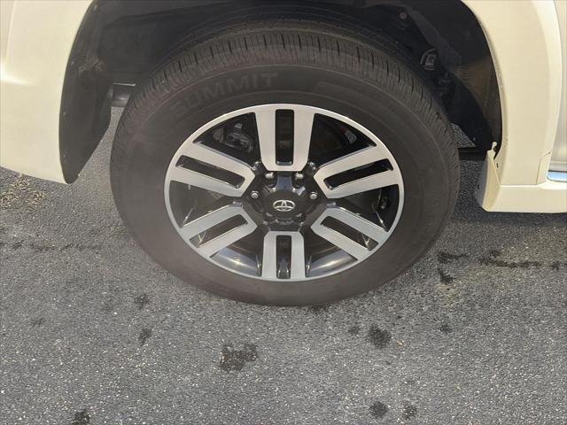 Certified Used 2023 BLIZZARD PEARL Toyota  image 42
