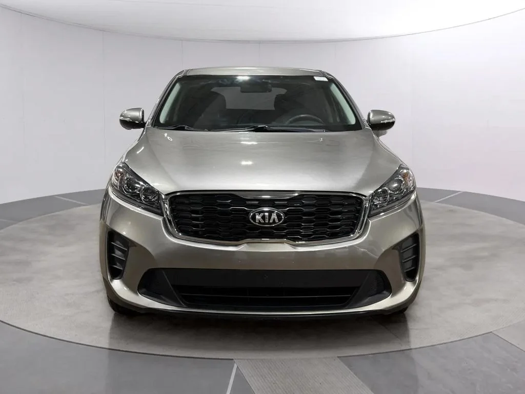 Used 2019 Titanium Silver Kia LX image 8