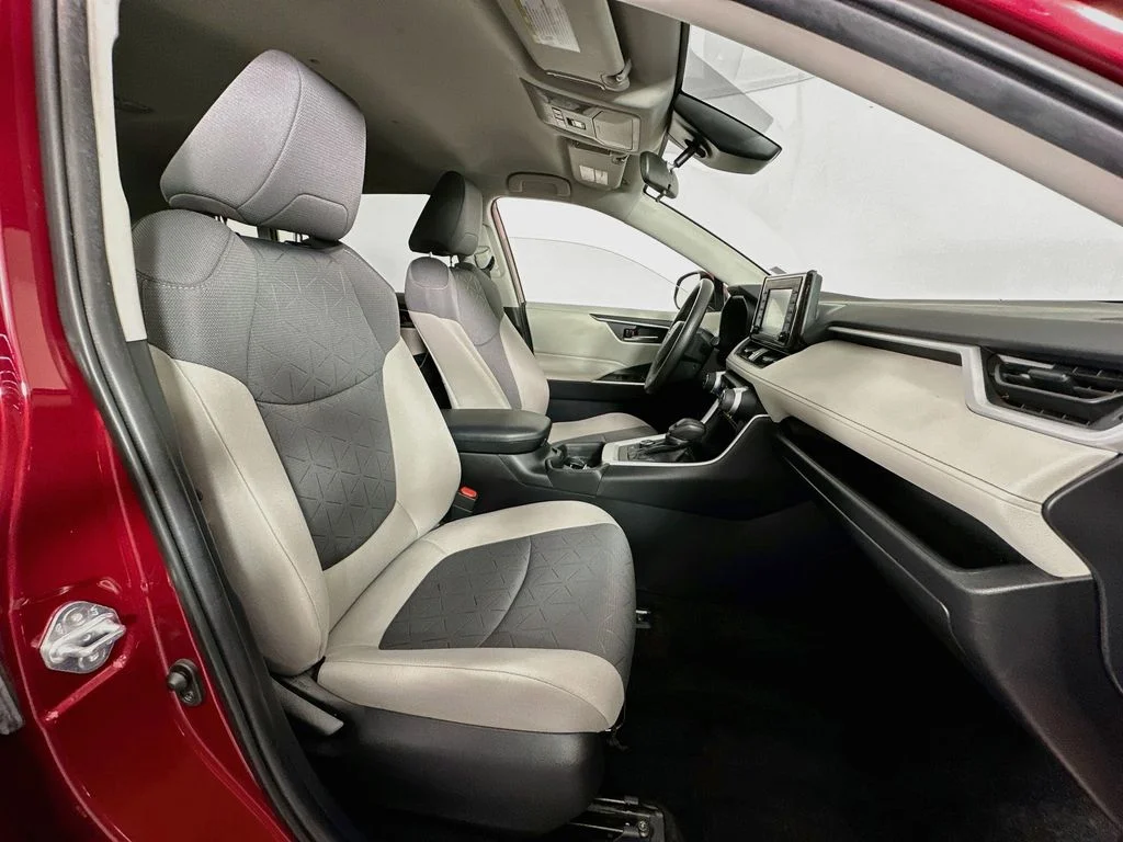 Used 2021 Pearl Toyota XLE image 28