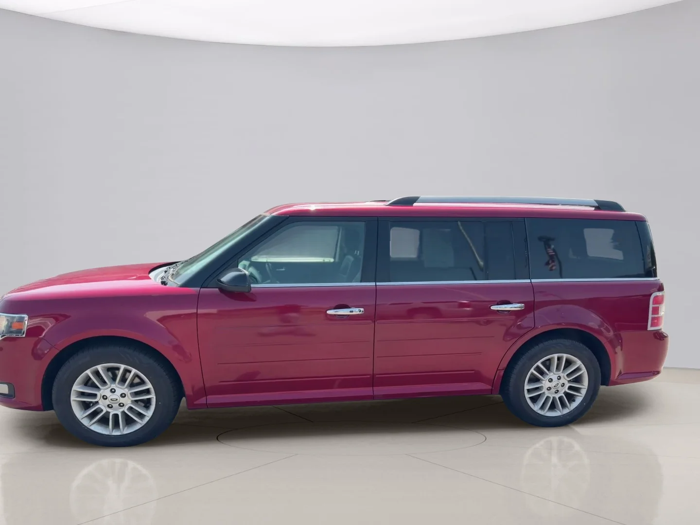 Used 2018 Red Ford SEL image 2