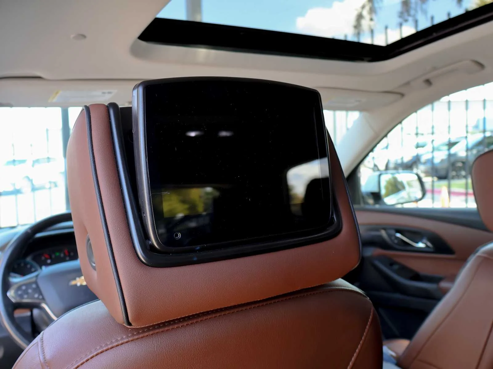 Used 2019 Summit White Chevrolet High Country image 25