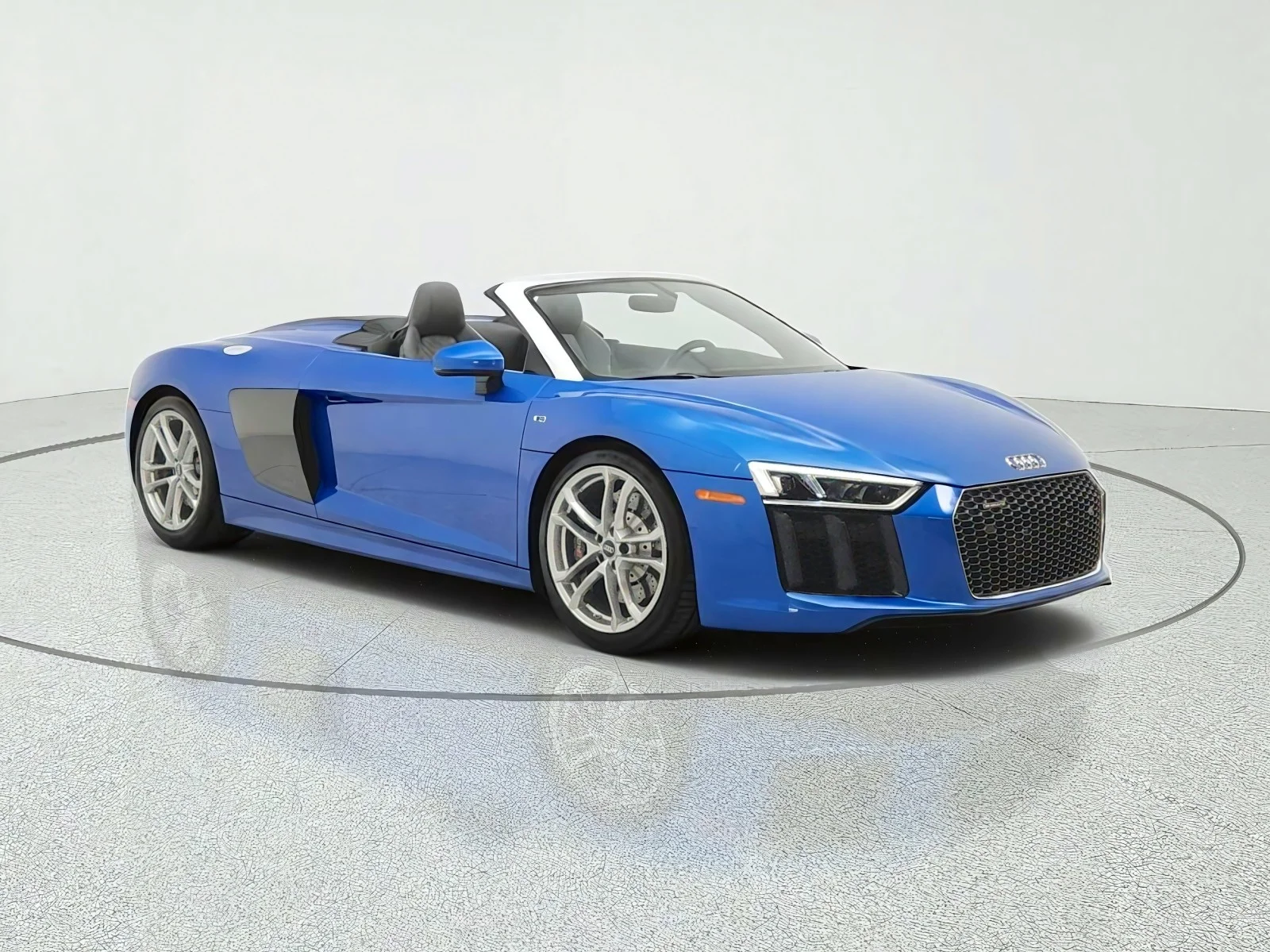 Used 2017 Ara Blue Crystal Effect/Black Roof Audi V10 image 3