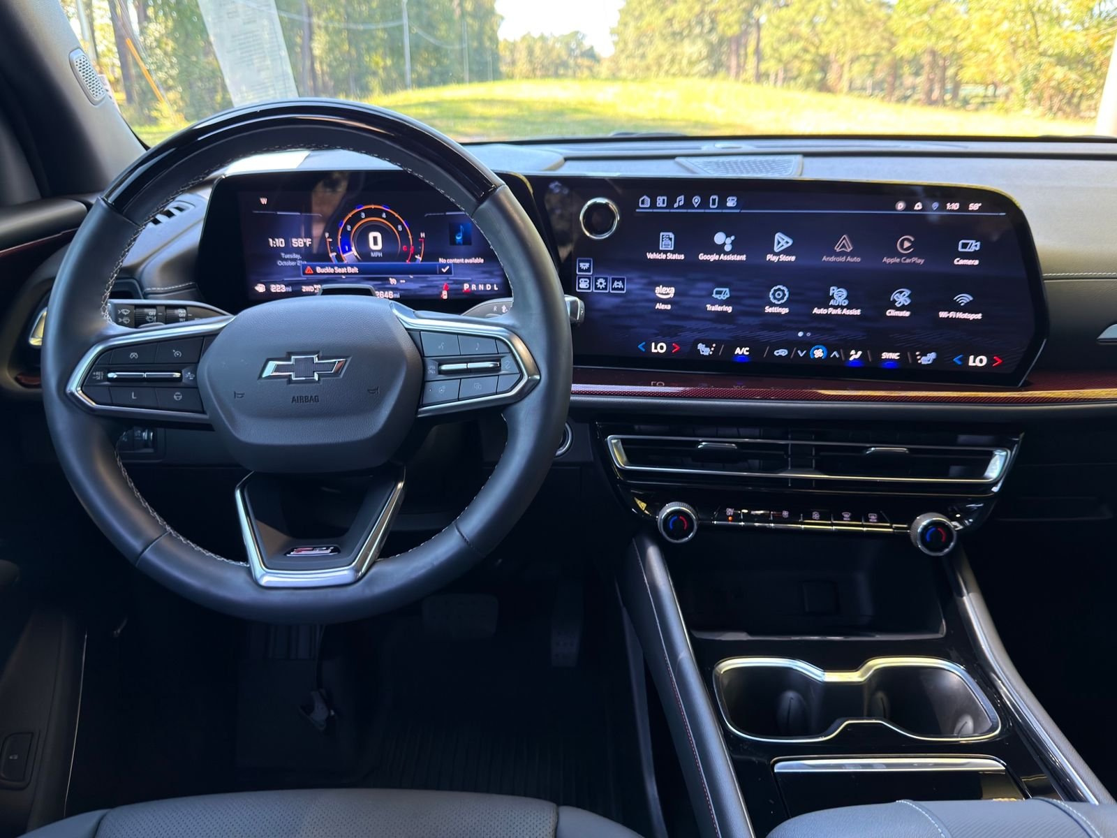 2024 Chevrolet Traverse Z71 photo 3