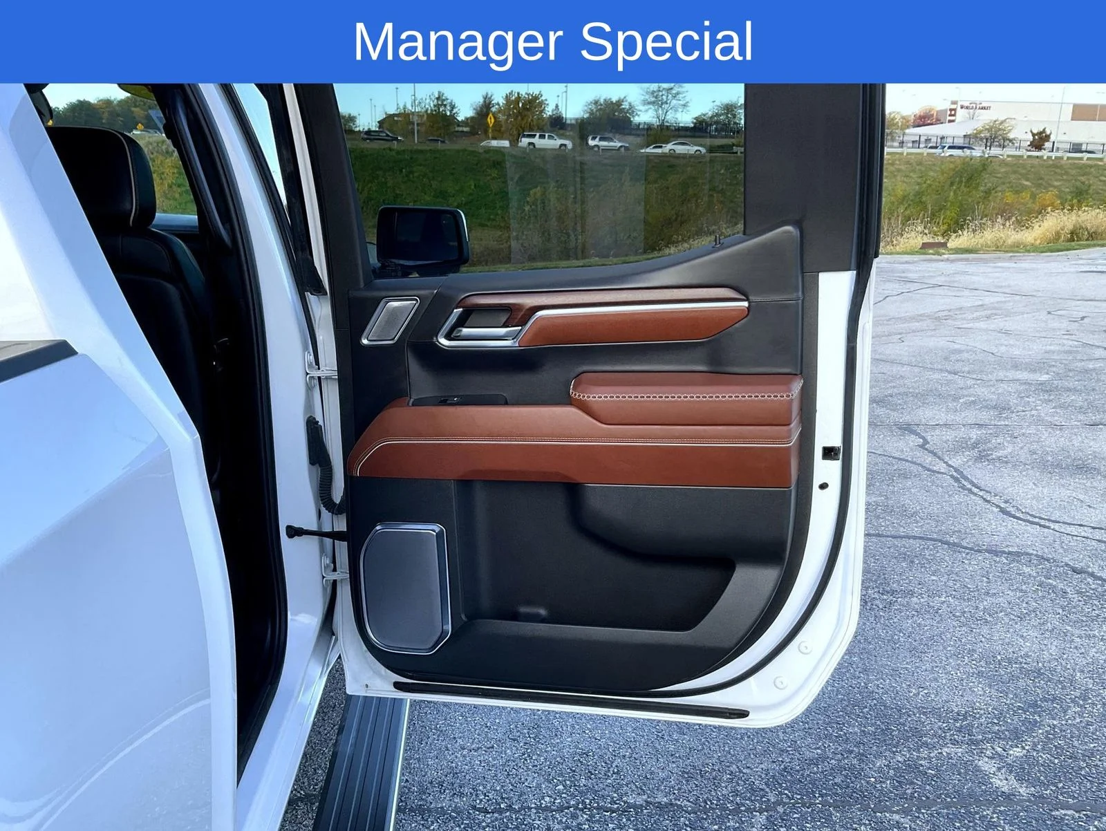 Used 2024 White GMC Denali Ultimate image 18