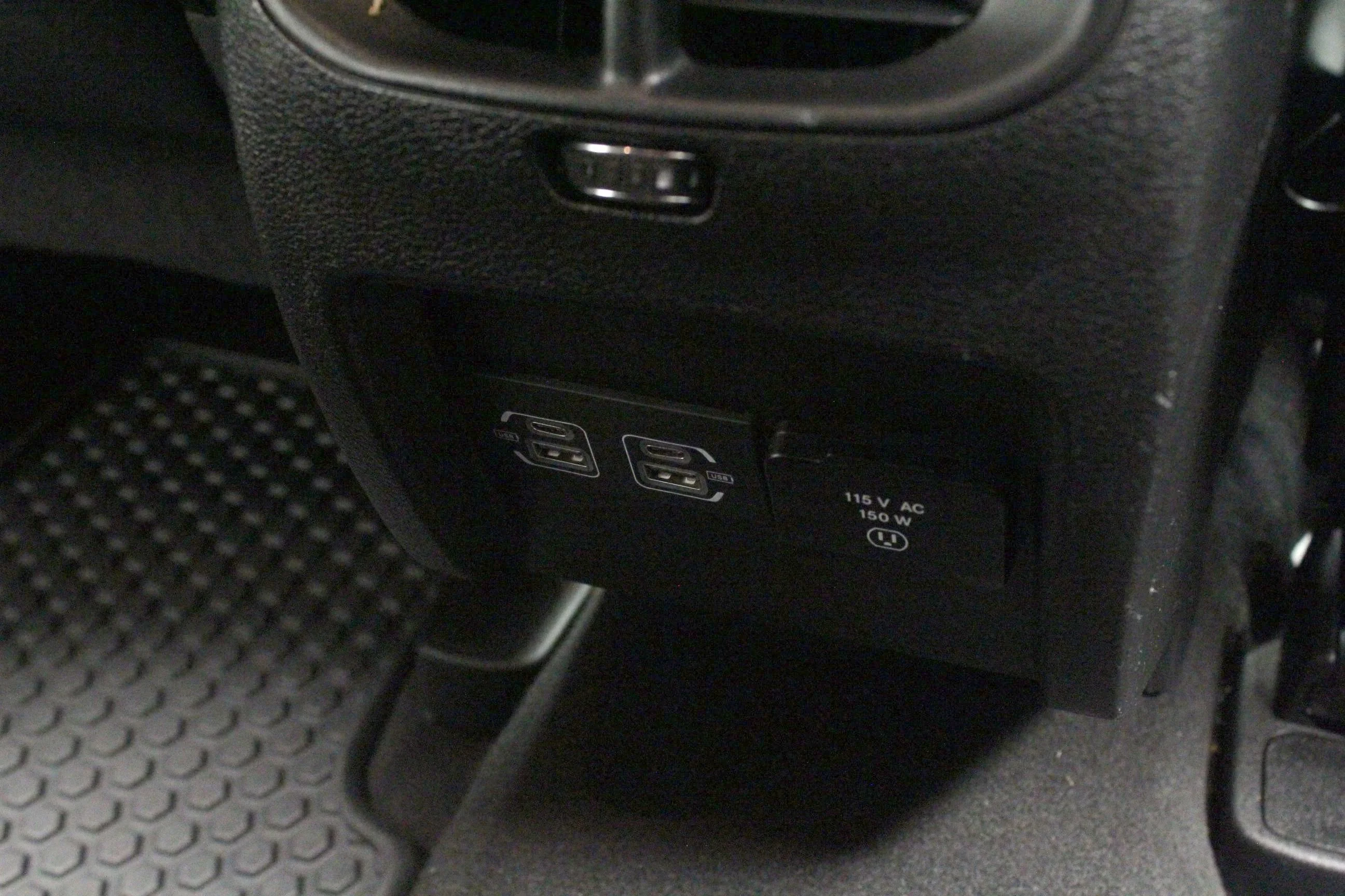 Used 2022 Diamond Black Crystal Pearlcoat Jeep Trailhawk image 17