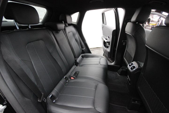 Used 2022 Black Mercedes-Benz GLA 250 image 35