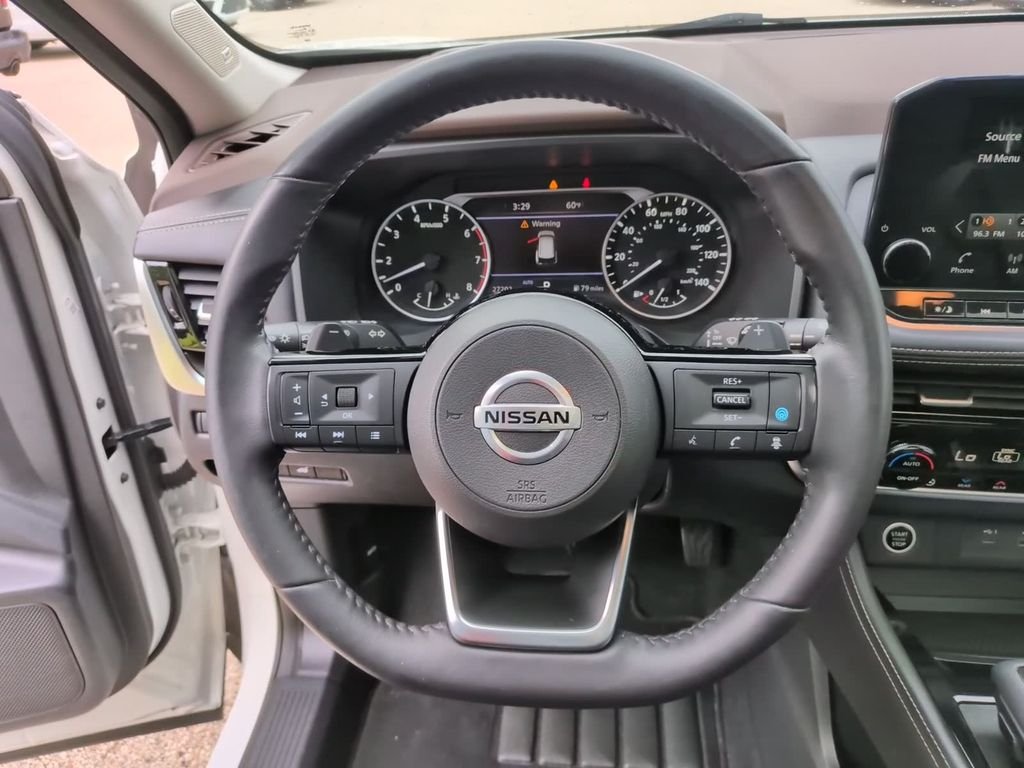 Used 2021 White Nissan SL image 20