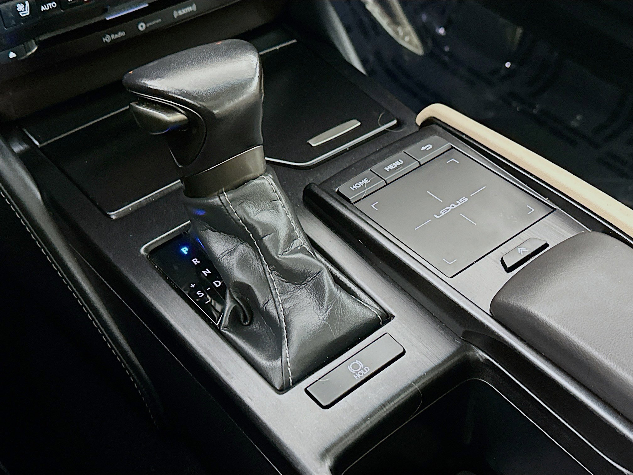 2019 Lexus ES 350 - Photo 17