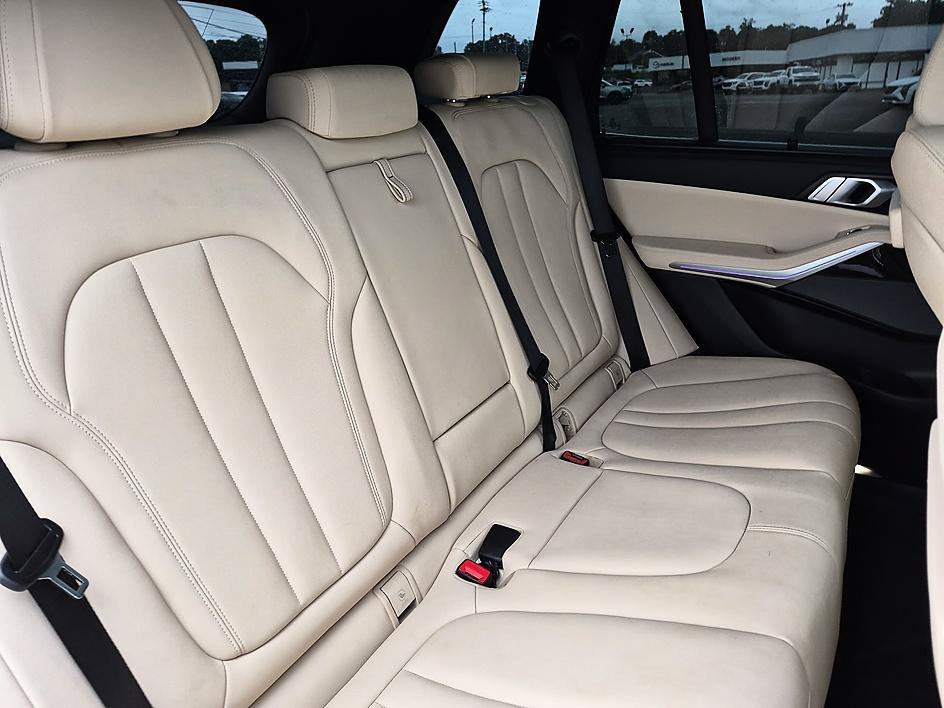 Used 2021 Alpine White BMW xDrive40i image 33