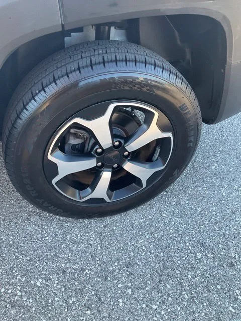 Used 2019 White Jeep Trailhawk image 34