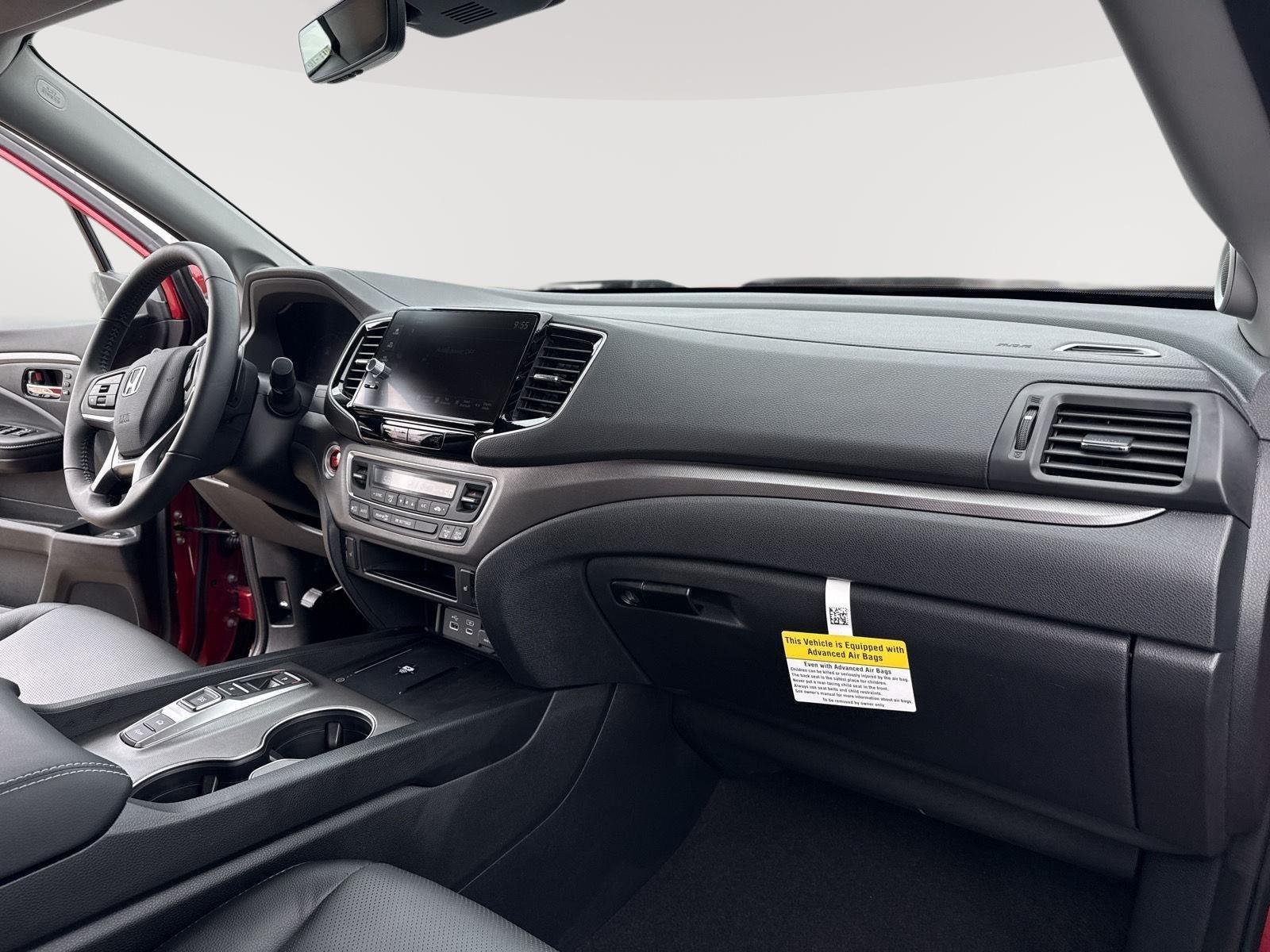 Used 2025 Radiant Red Metallic II Honda RTL image 30