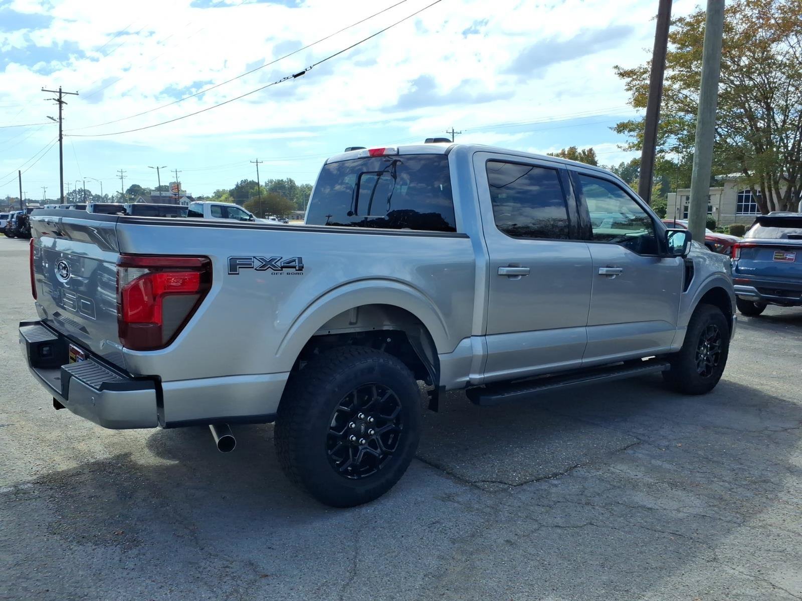 New 2026 Iconic Silver Metallic Ford XLT image 4