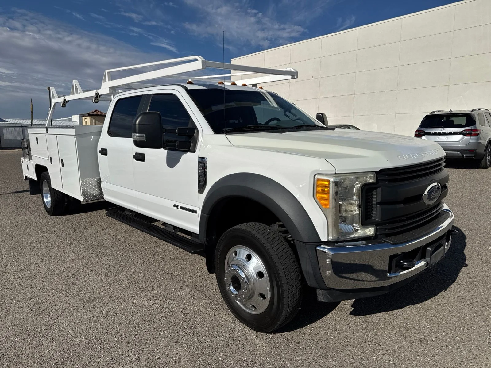 Used 2017 Oxford White Ford XL image 3