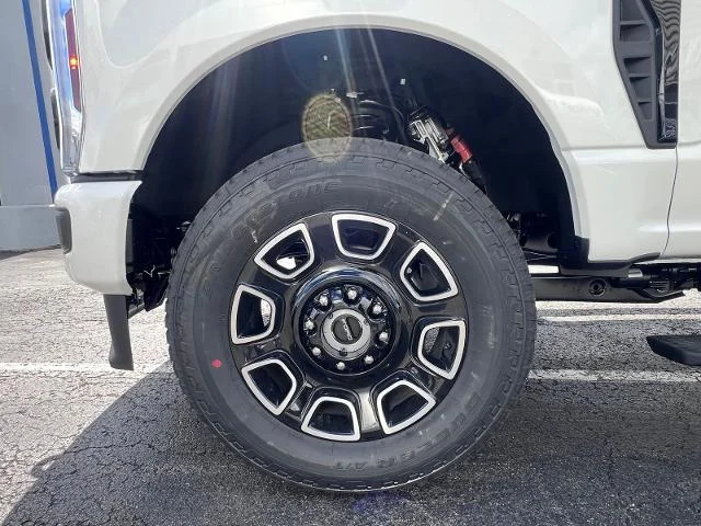New 2026 Star White Metallic Tri-Coat Ford F-350® Platinum® image 94