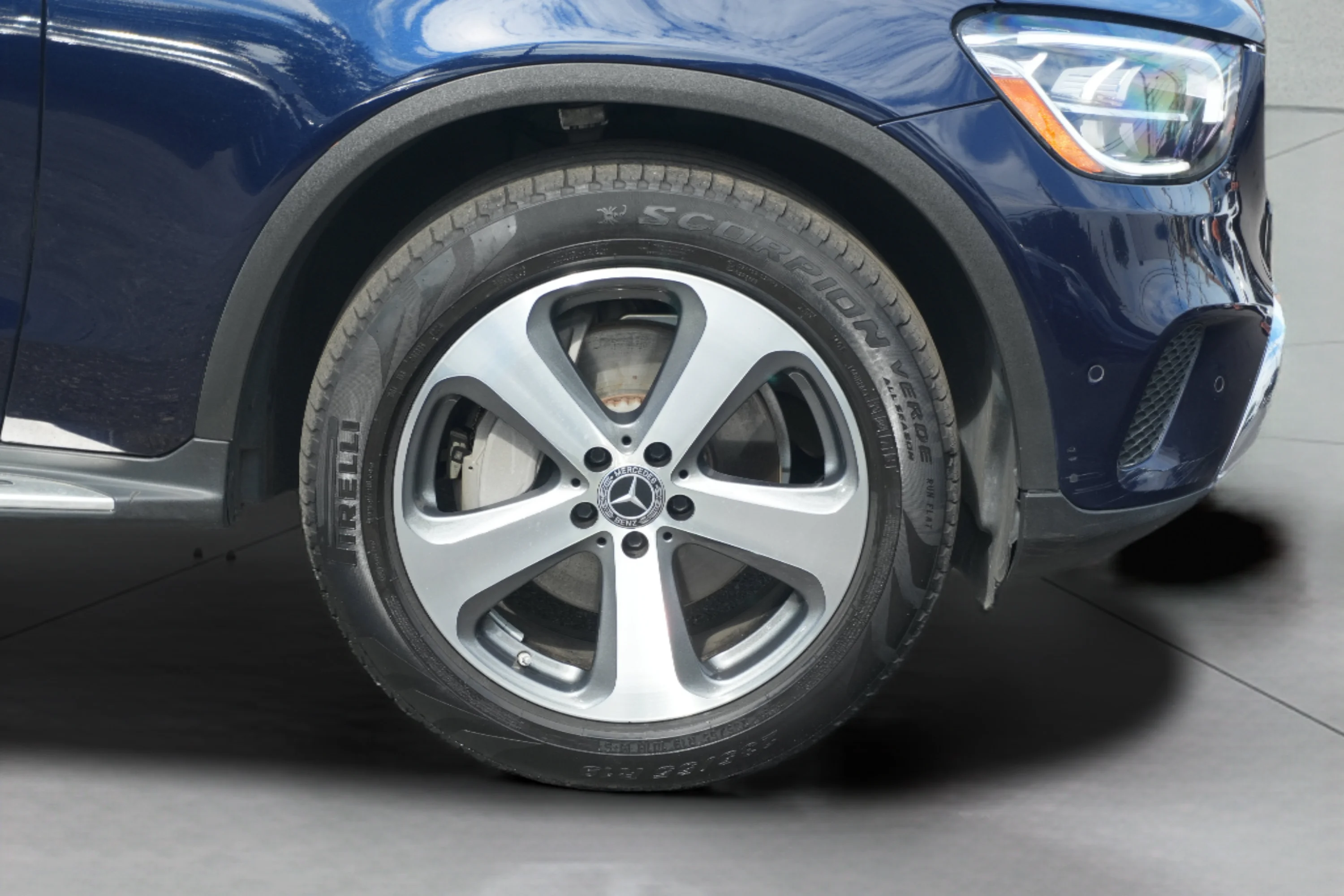 Used 2021 Lunar Blue Metallic Mercedes-Benz GLC 300 image 12