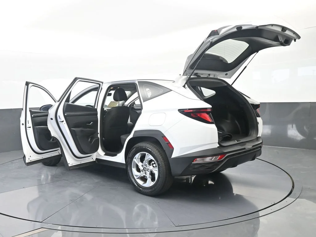 Used 2024 White Pearl Hyundai SE image 68