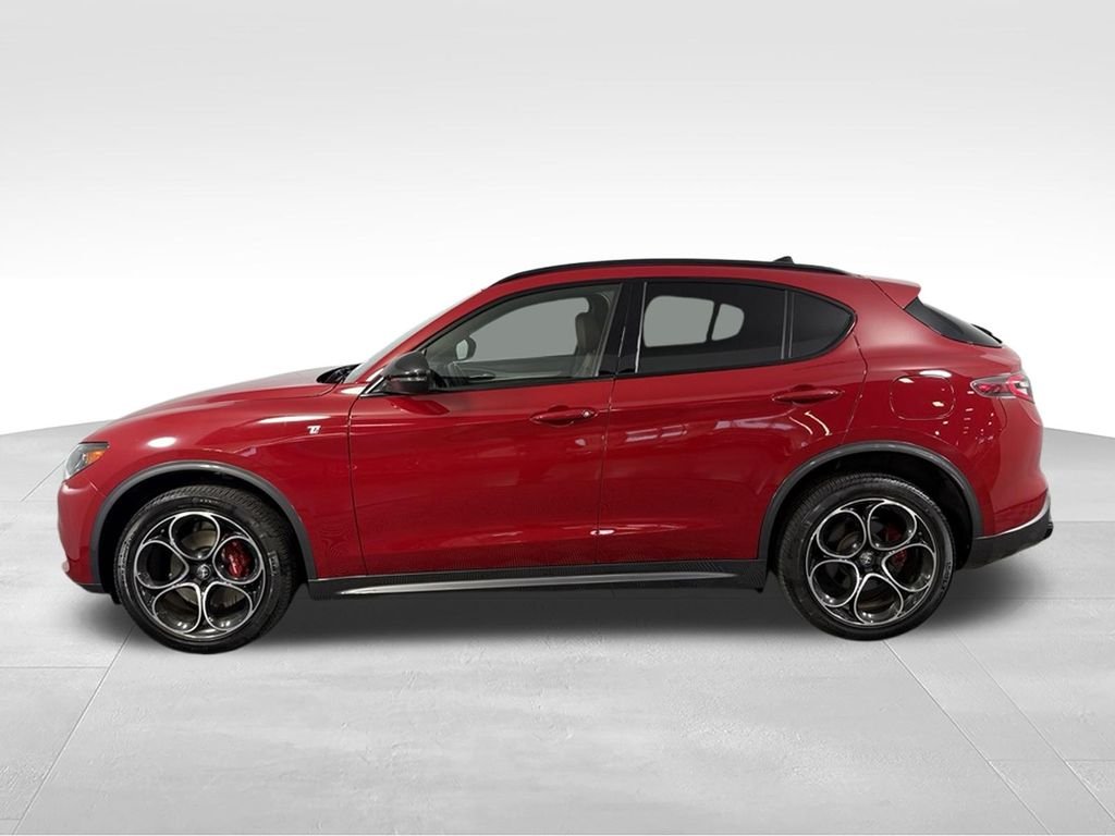 Used 2024 Alfa Rosso Alfa Romeo Ti image 10