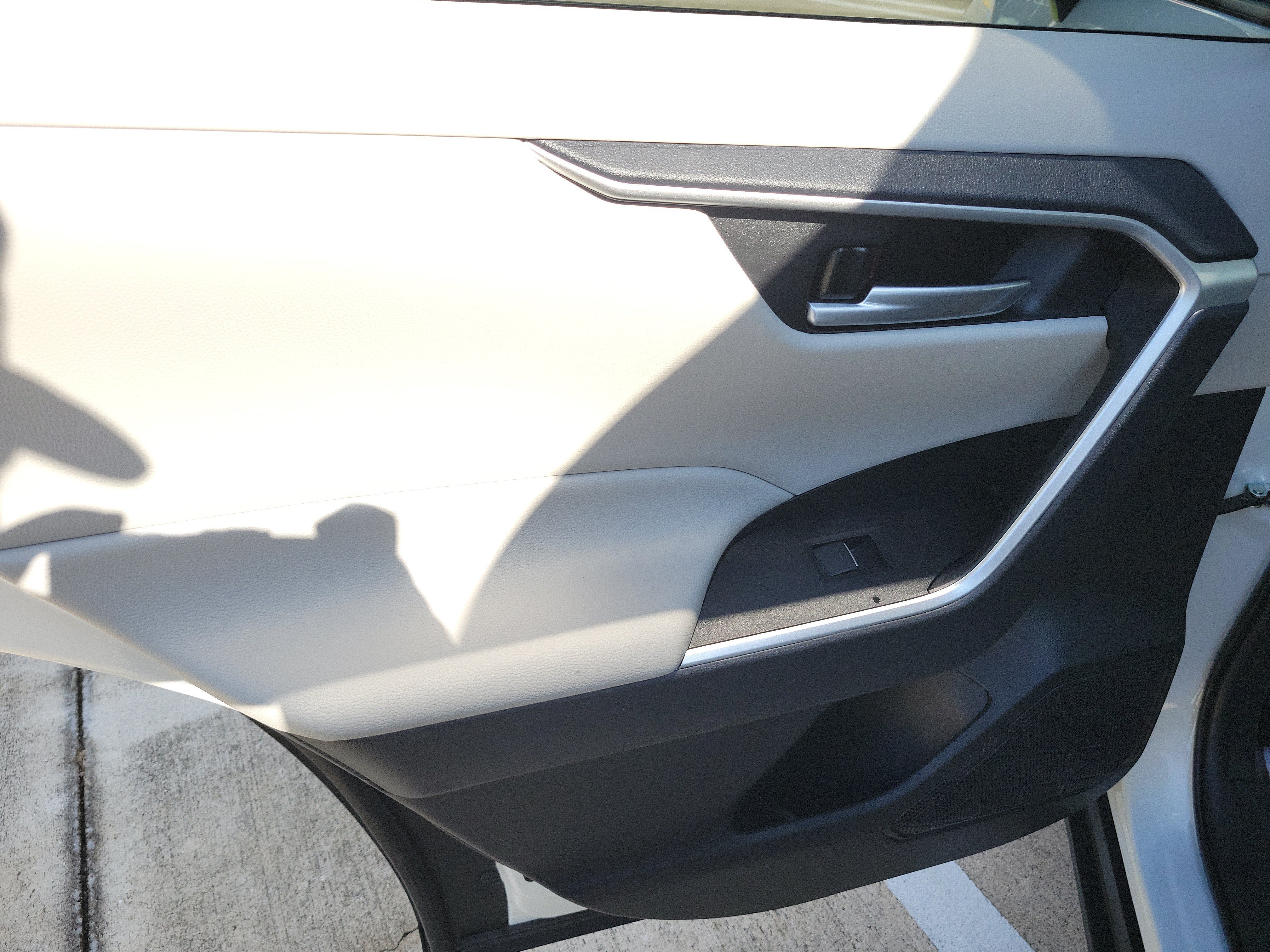 Certified Used 2025 Ice Toyota XLE image 13