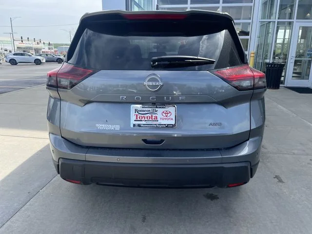 2025 Nissan Rogue SV - Photo 32