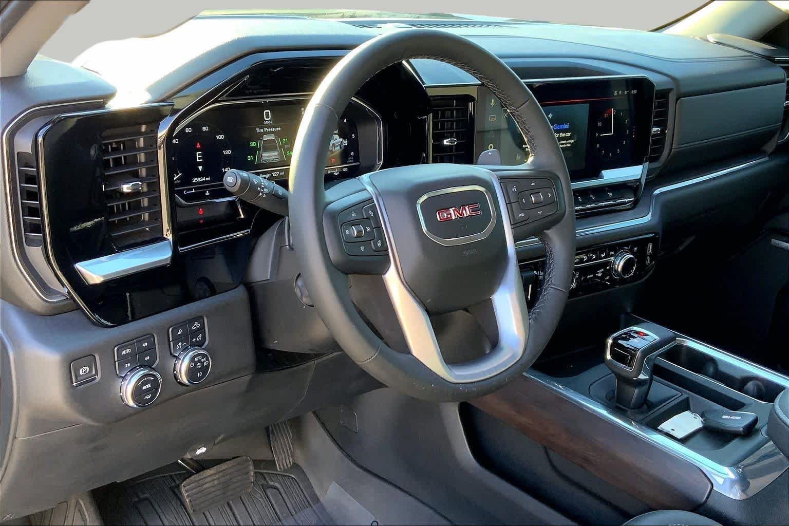 Used 2023 Onyx Black GMC SLT image 15
