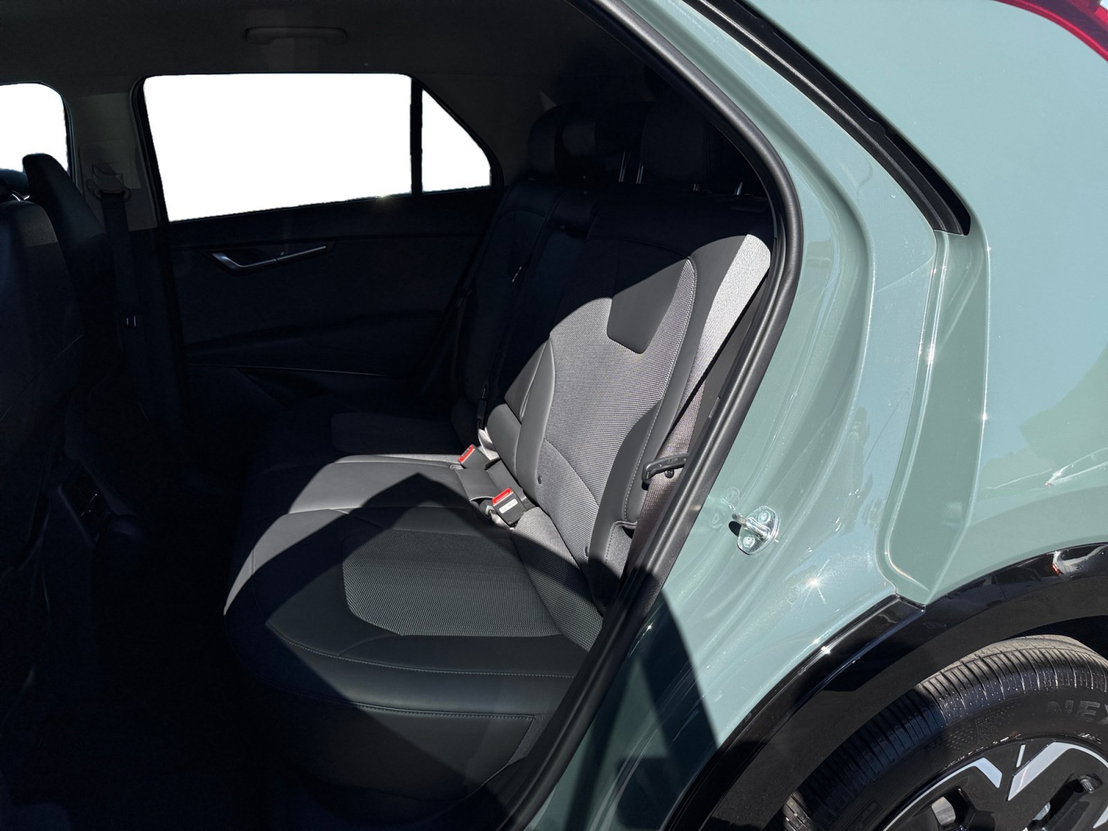 Used 2024 Green Kia Wind image 16