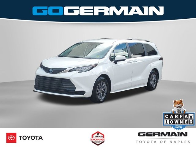 2022 Toyota Sienna LE