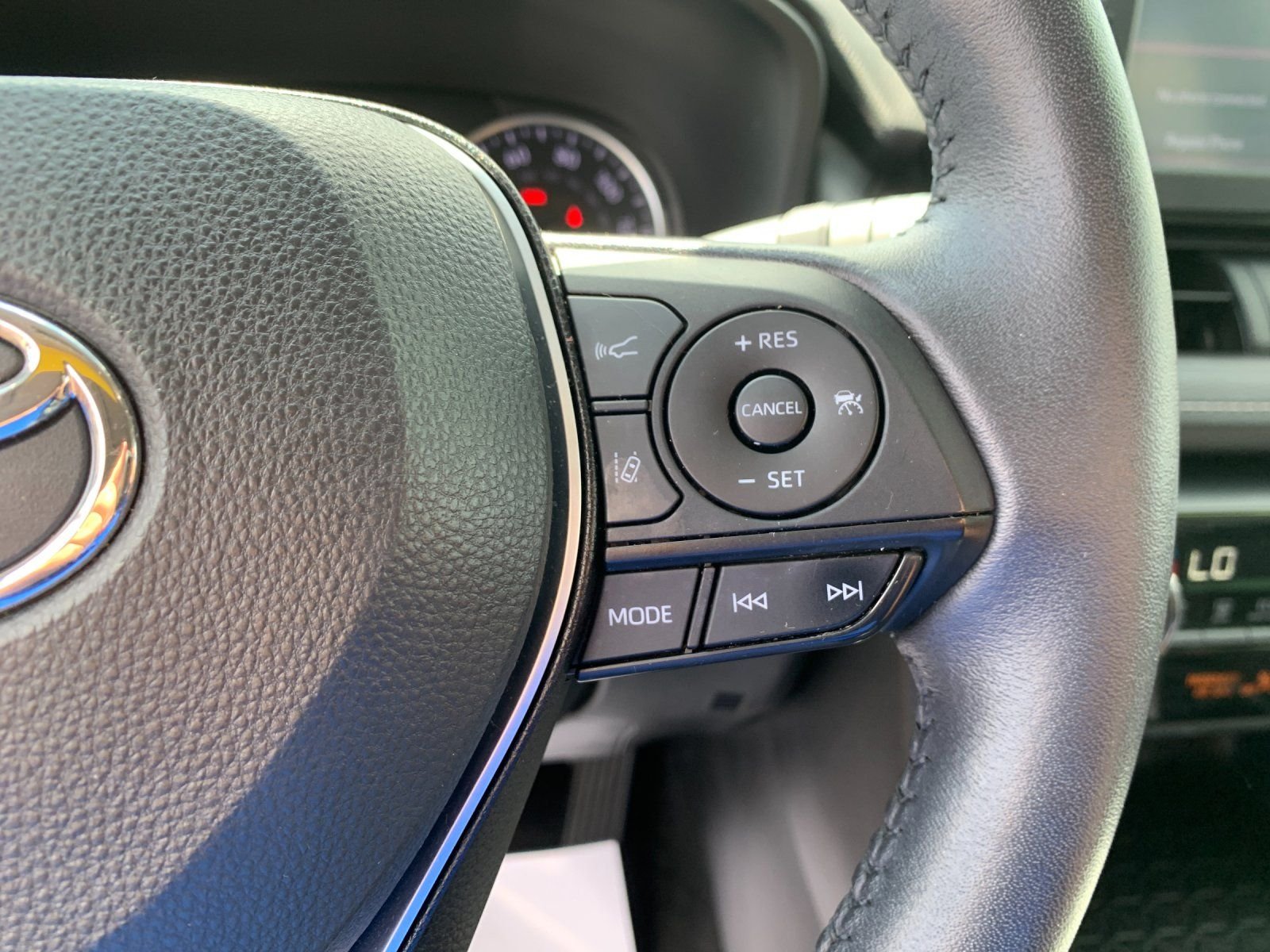 Used 2022 Red Toyota XLE image 27
