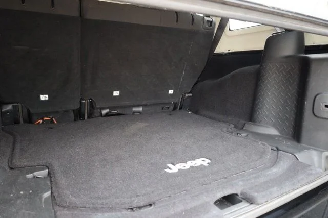 Used 2017 Black Jeep Unlimited Sahara image 27