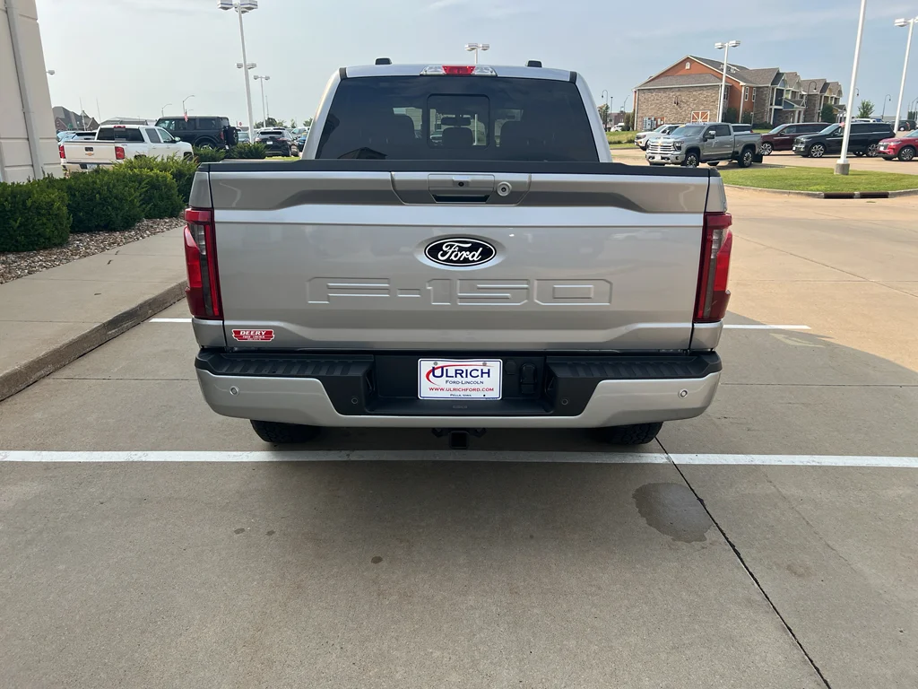 New 2026 Iconic Silver Metallic Ford XLT image 9