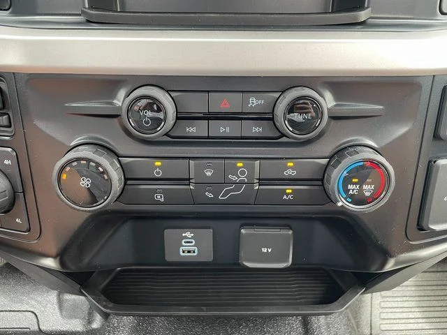 2025 Ford F-450 Super Duty Chassis Cab XL - Photo 21