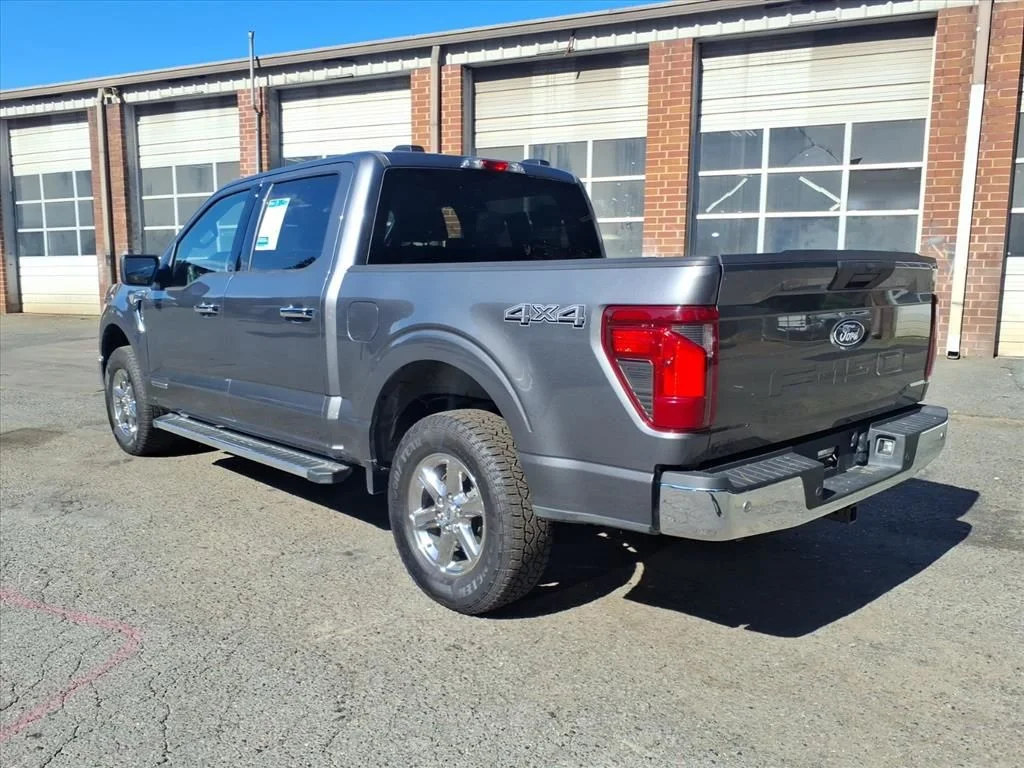 Used 2025 Gray Ford XLT image 31